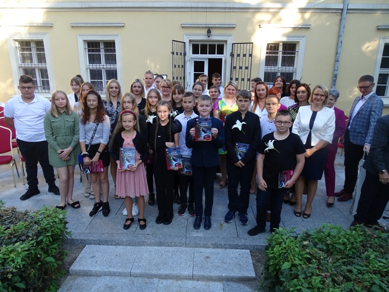 Uczestnicy Narodowego Czytania 2022