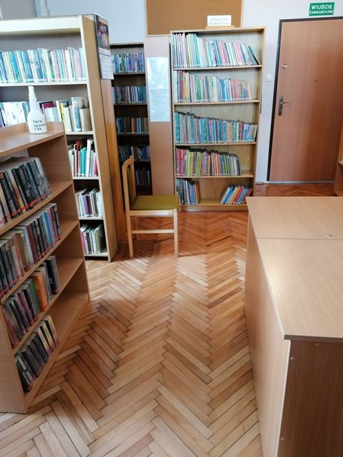 Wnętrze biblioteki 